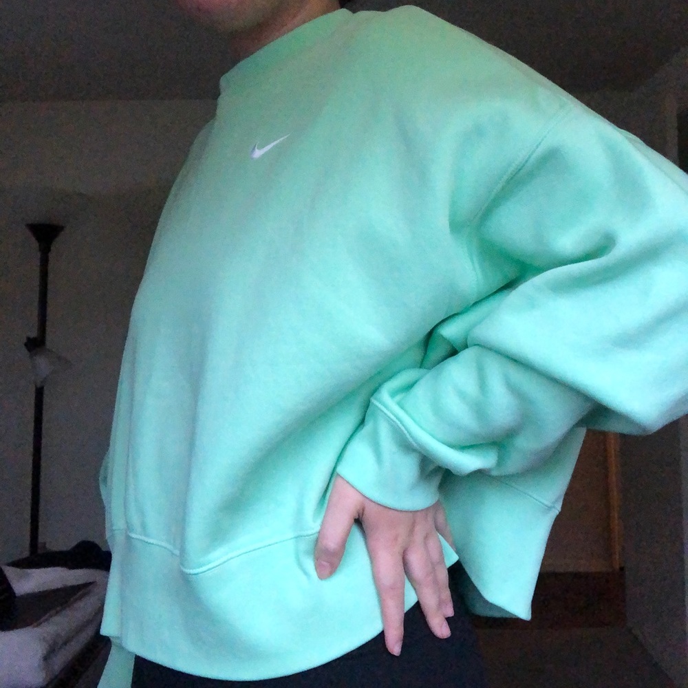 Nike Sportswear Essentials Fleece Cropped Crewneck